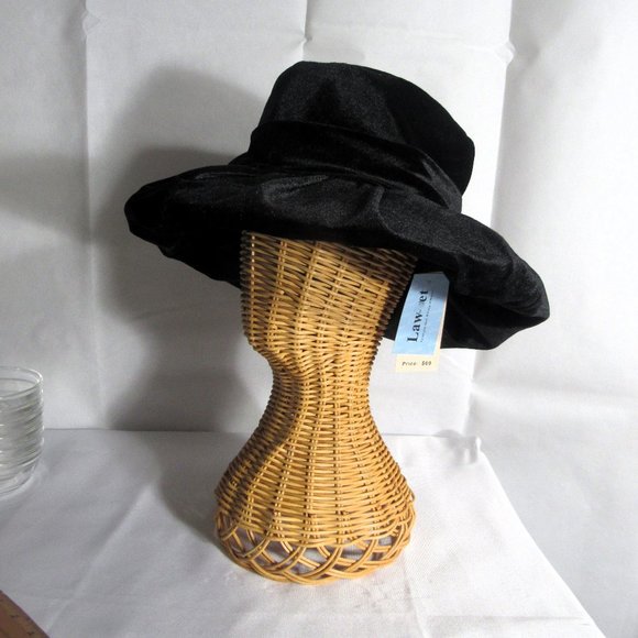 ENGLISH LADIES HAT, REPRODUCTION, NEW BLACK VELVETY SIZE M - Picture 2 of 8